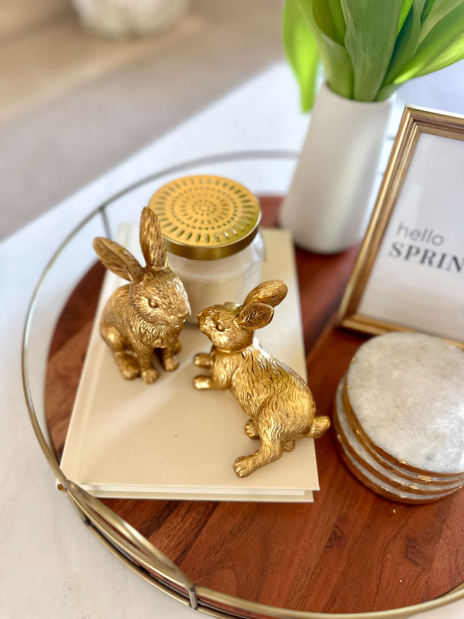 Easter Bunny Decor: A Simple Approach to Spring Style